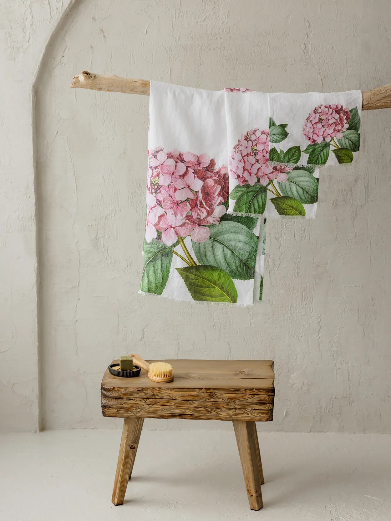 European Linen 'Hydrangea' Pair Of Hand Towels - White