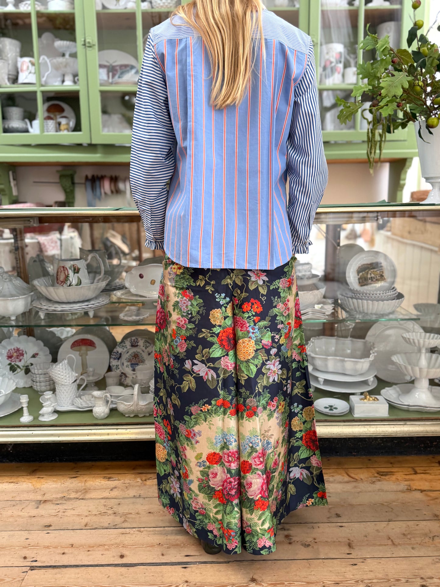 Péro Navy Floral Silk Pants