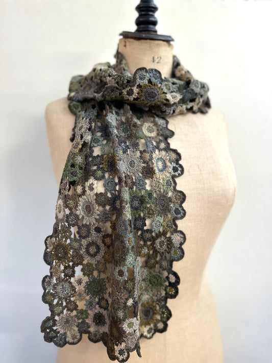 Sophie Digard Winter Fleurs Etoilees Crochet Scarf