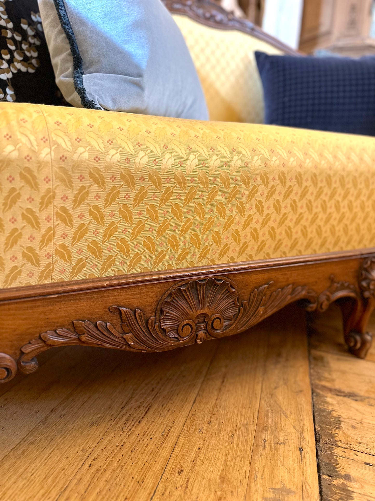 Antique French Louis XV Style Walnut Canapé