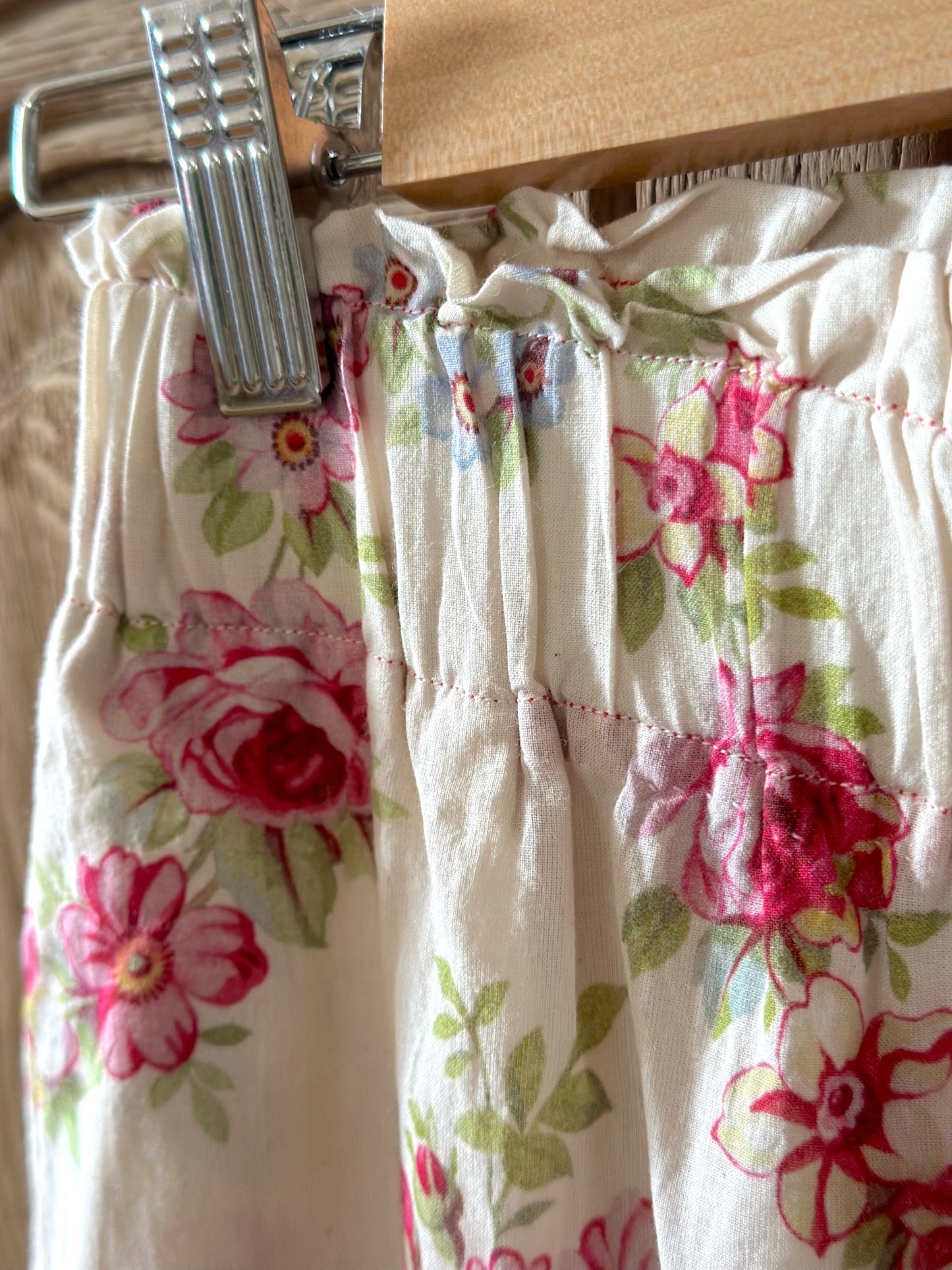 Péro White And Pink Floral Lightweight Pants