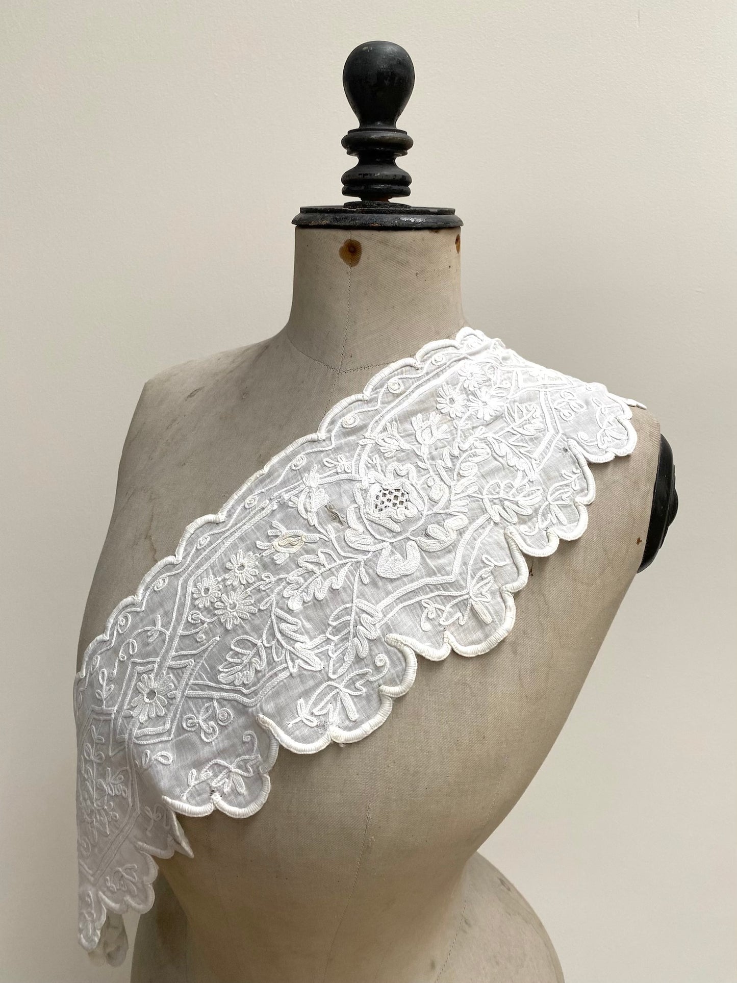 Antique French Floral Cornelli Work Lace Collar