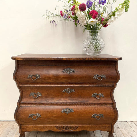 Commodes & Chest of Drawers