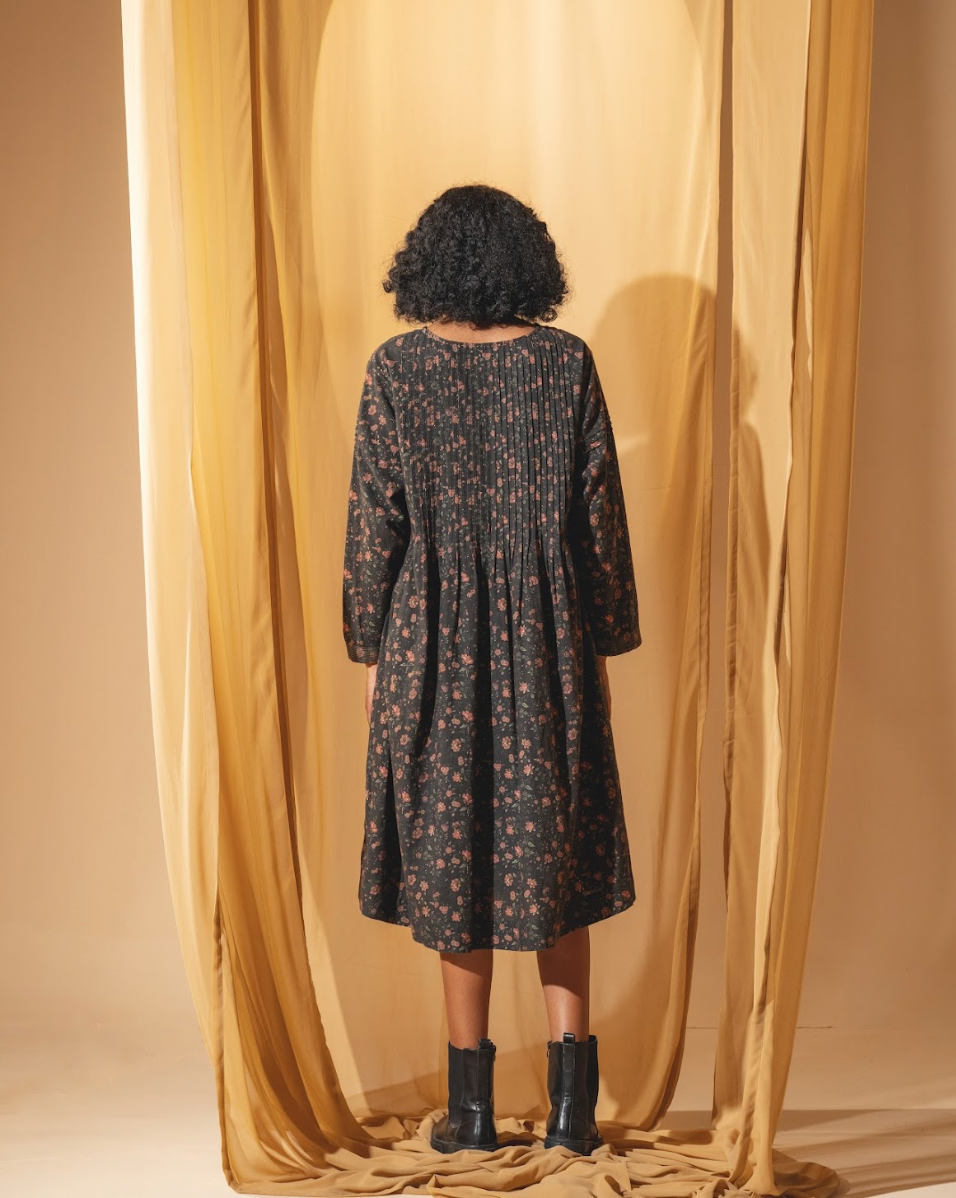 DVE 'Bhavya' Pintuck Dress - Charcoal