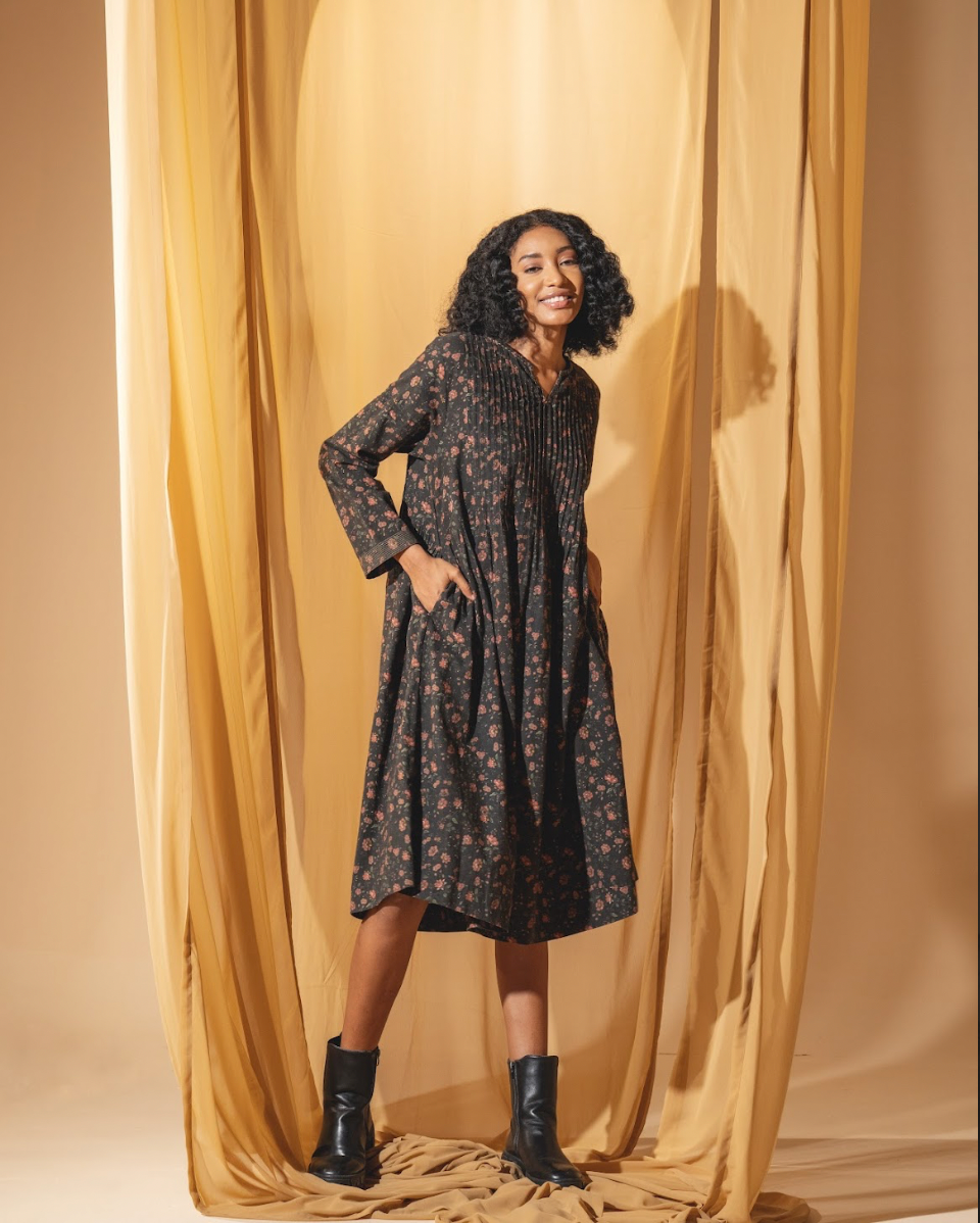 DVE 'Bhavya' Pintuck Dress - Charcoal