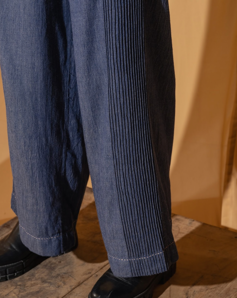DVE 'Kayra' Pintuck Pants - Denim