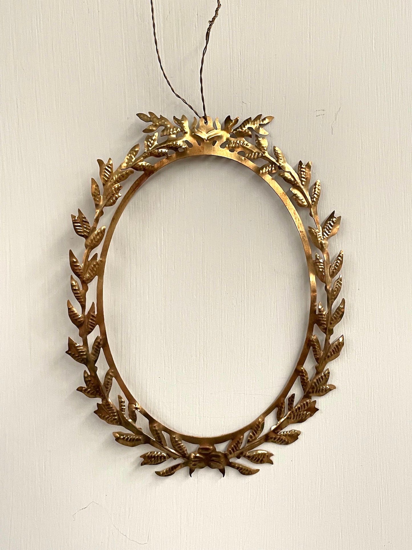Walther & Co. Brass Oval Wreath