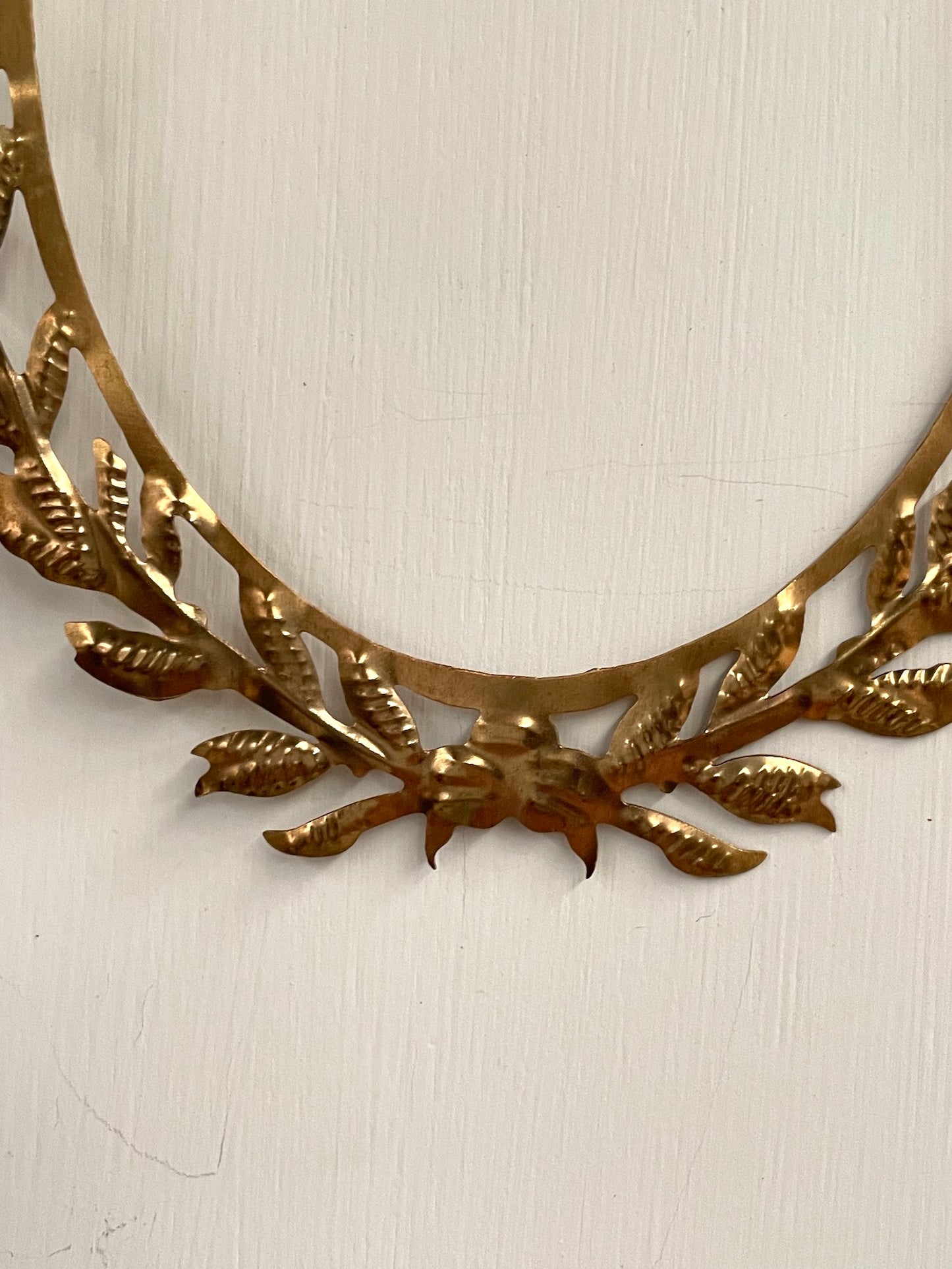 Walther & Co. Brass Oval Wreath