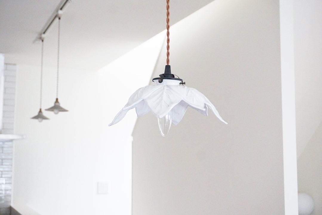 Astier de Villatte Jose Levy 1 Leaf Pendant Light