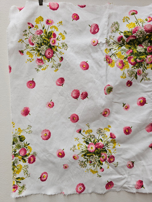 Vintage French Pink & White Daisy Fabric Cotton Piece 50x50cm