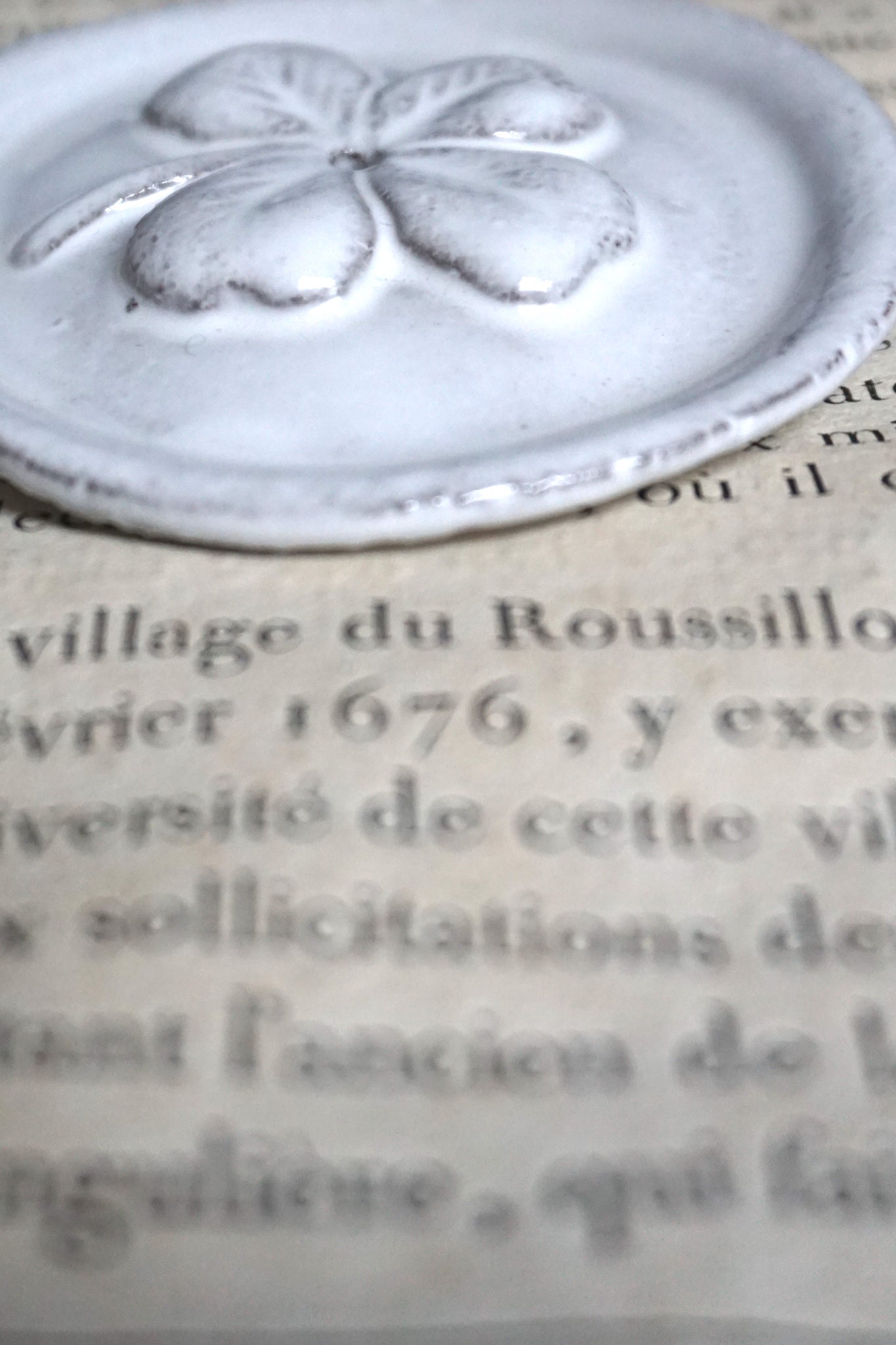 Astier de Villatte Chance Clover Incense Holder on Saucer