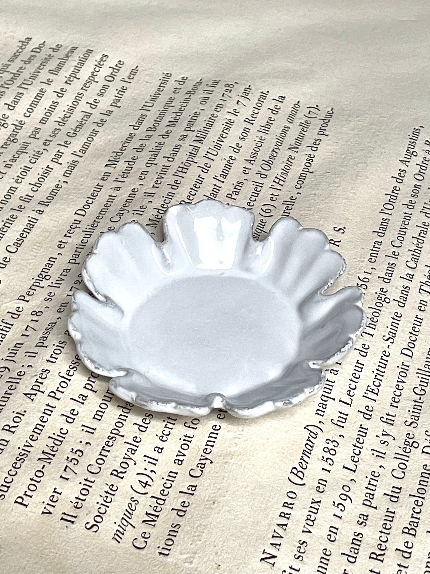Astier de Villatte Chou Dish with 7 Petals