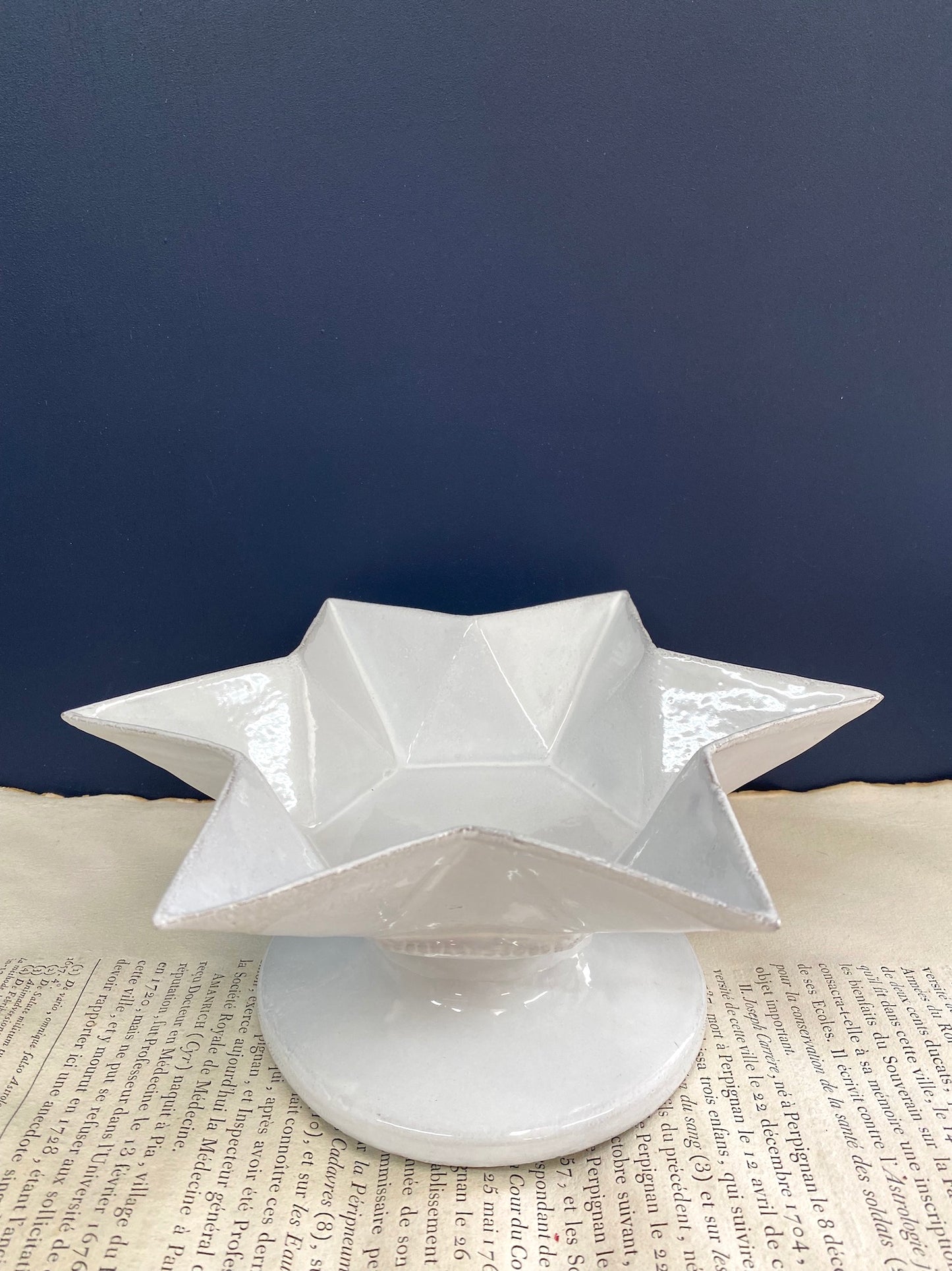 Astier de Villatte Etoile Stand