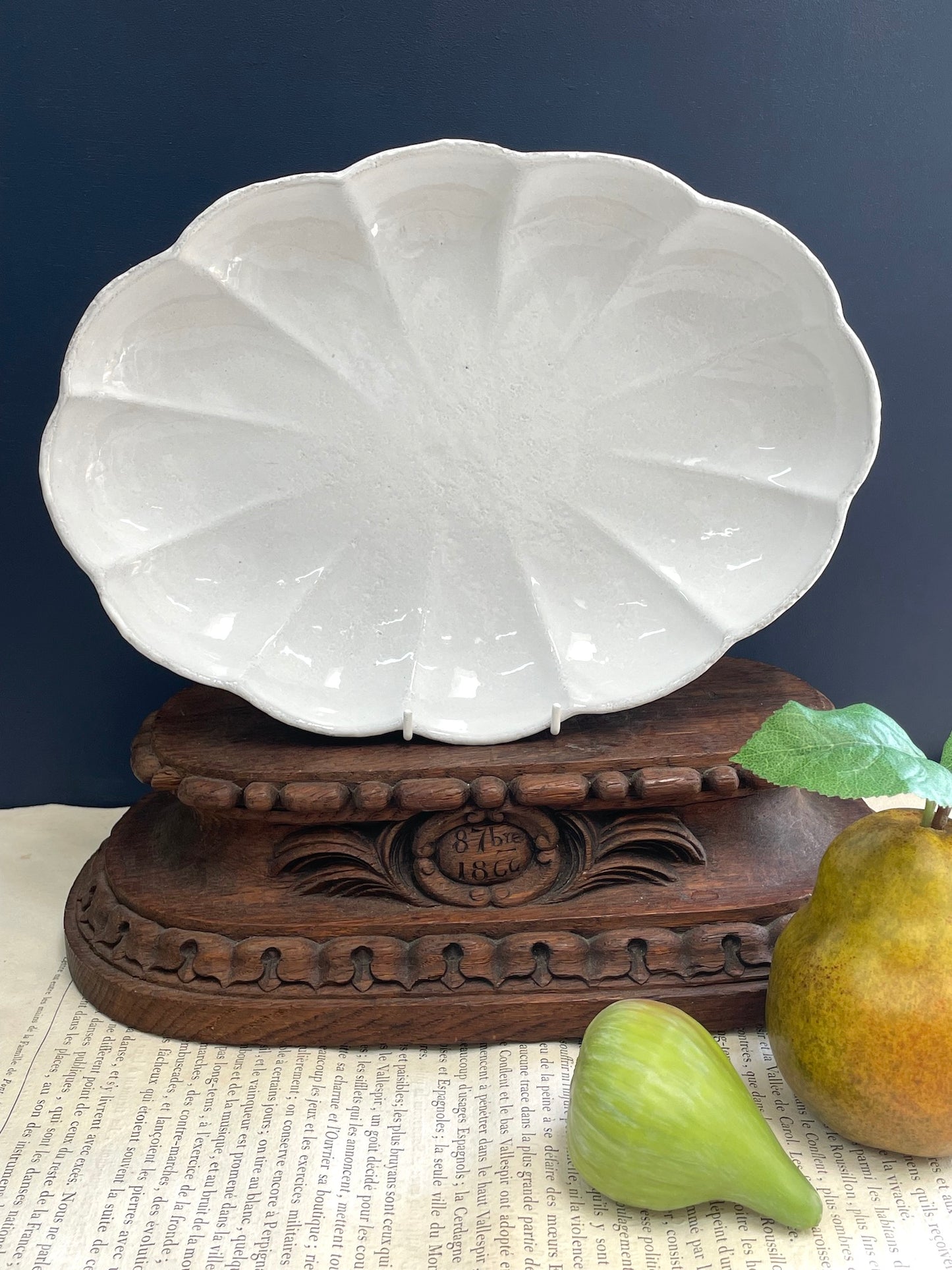 Astier de Villatte Marguerite Deep Oval Platter