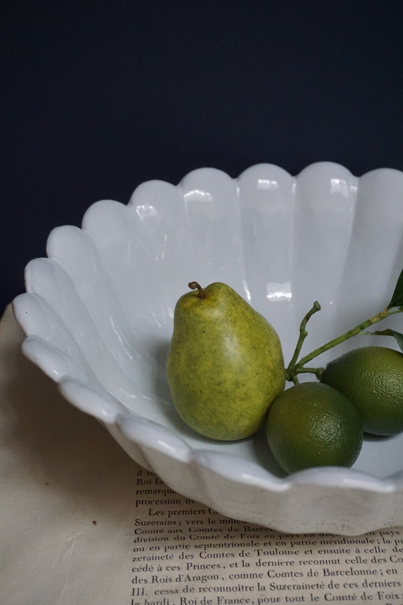 Astier de Villatte Marguerite Extra Large Fruit Bowl