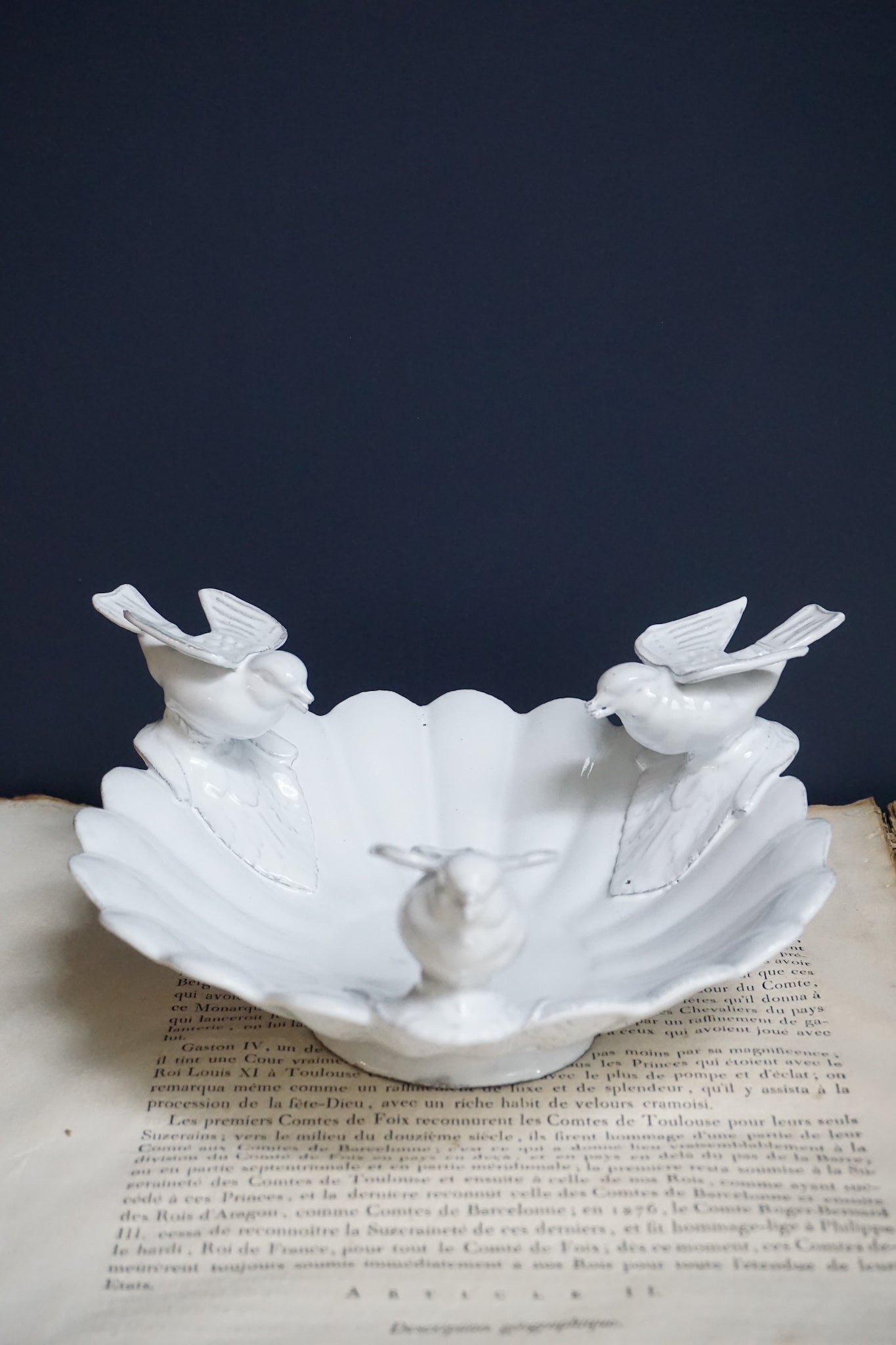 Astier de Villatte Marguerite Fruit Bowl with Three Birds