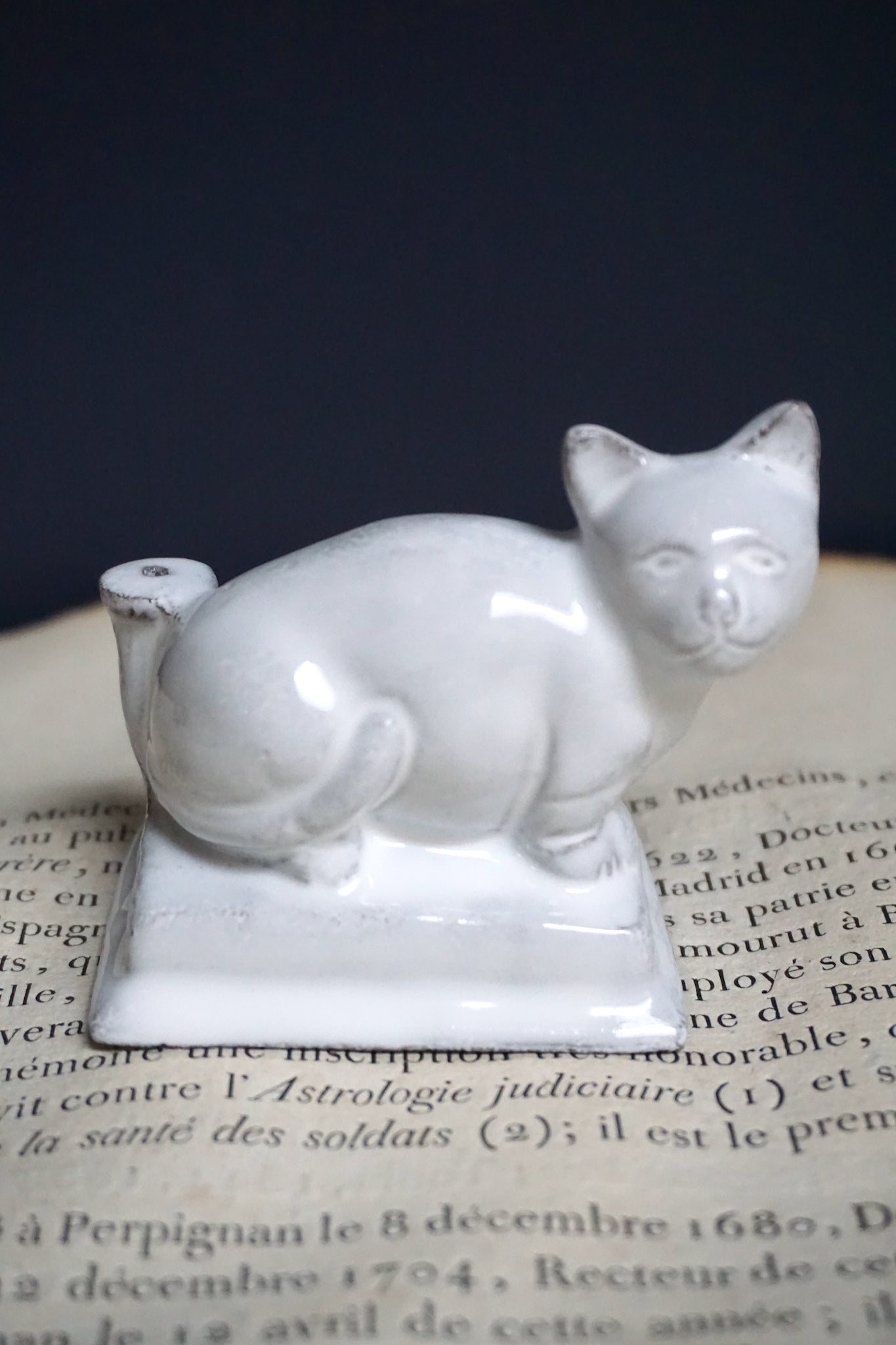 Astier de Villatte Minou Cat Incense Holder