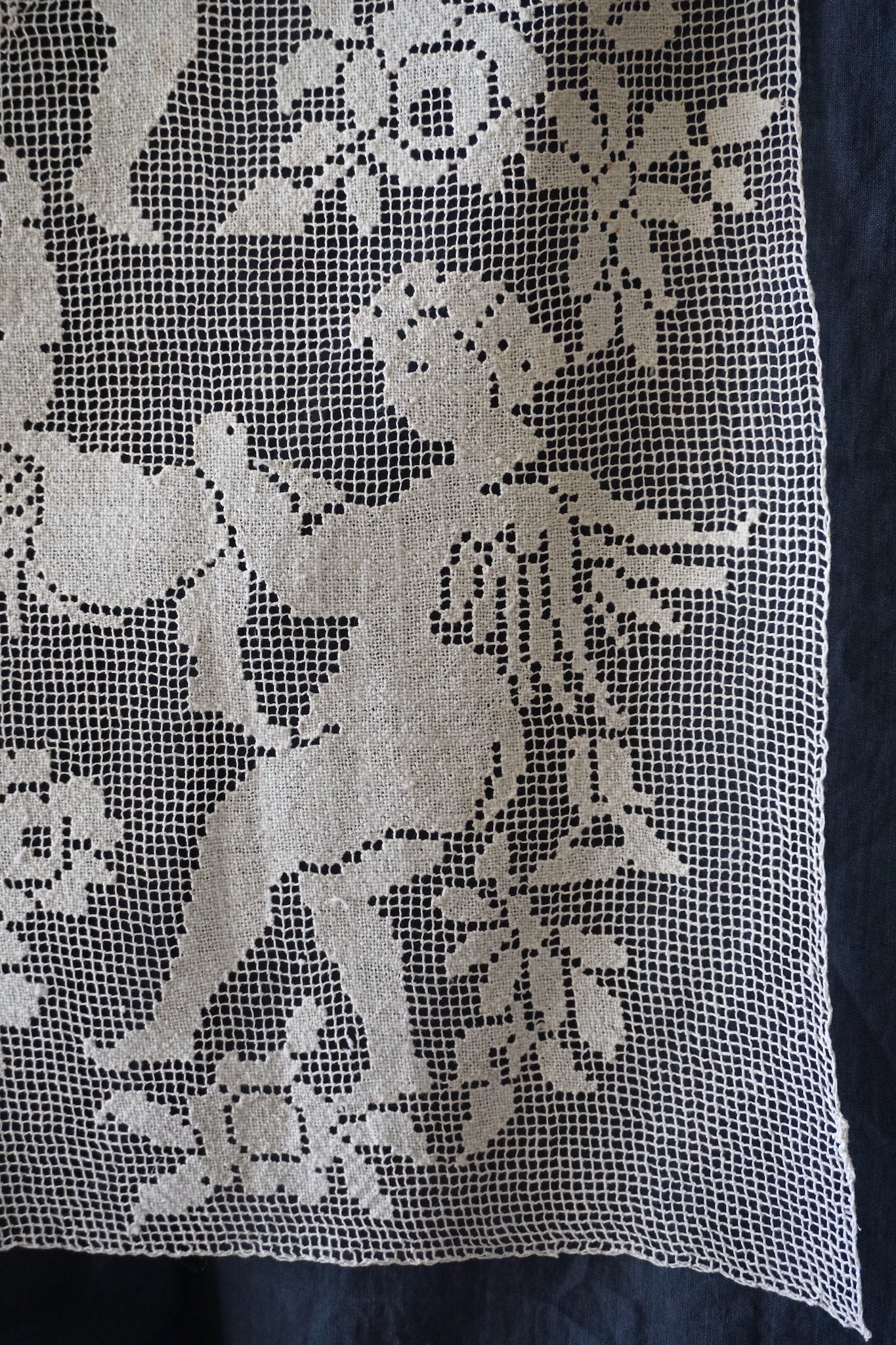 Cherub and Rose Filet Lace Panel