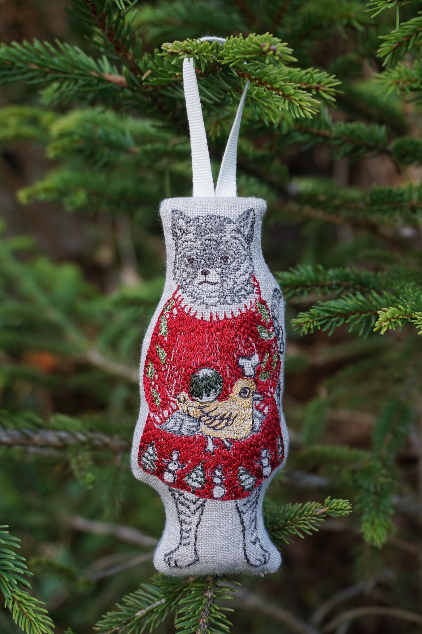 Coral & Tusk Cat With Gifts Ornament
