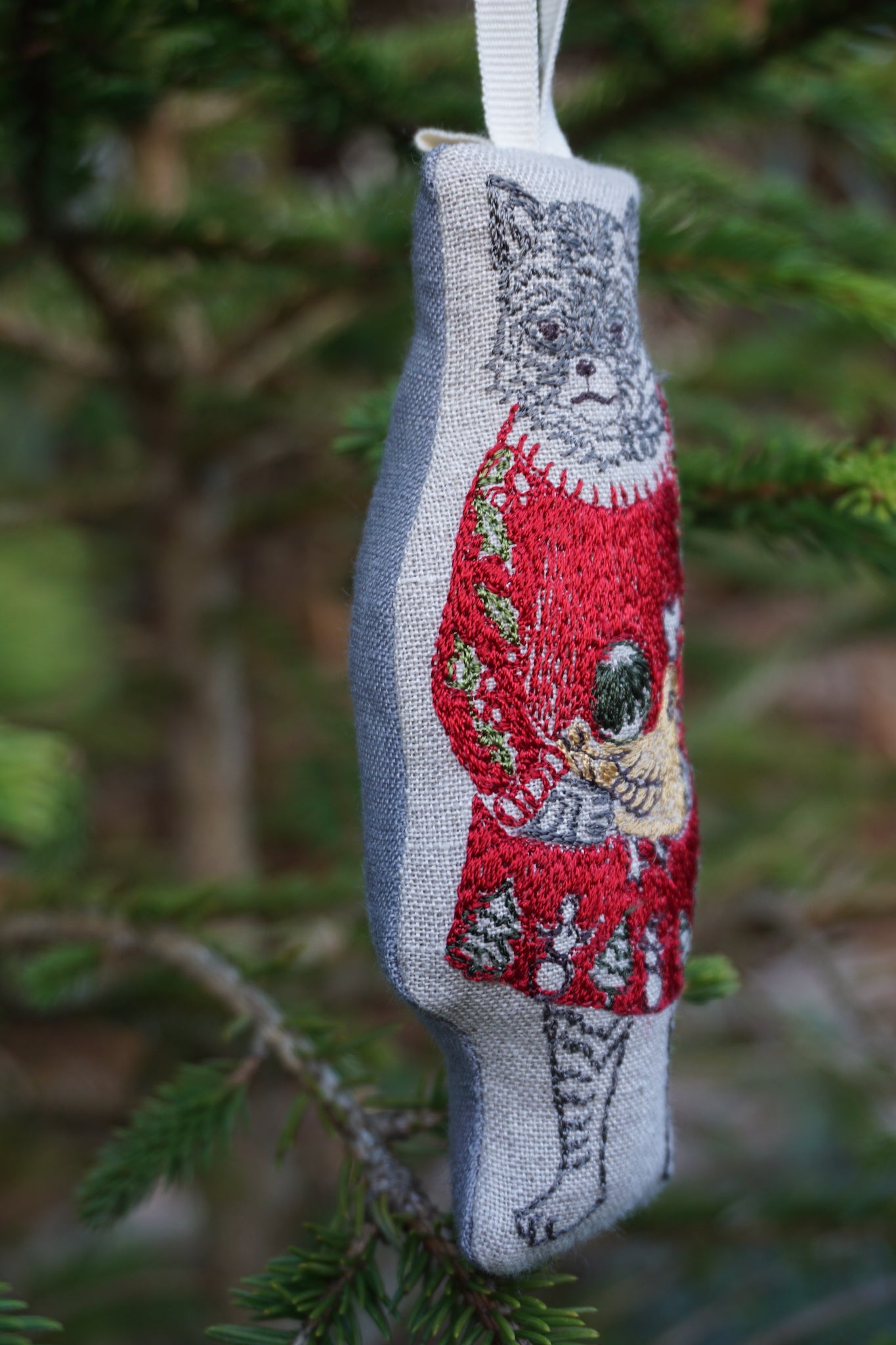 Coral & Tusk Cat With Gifts Ornament