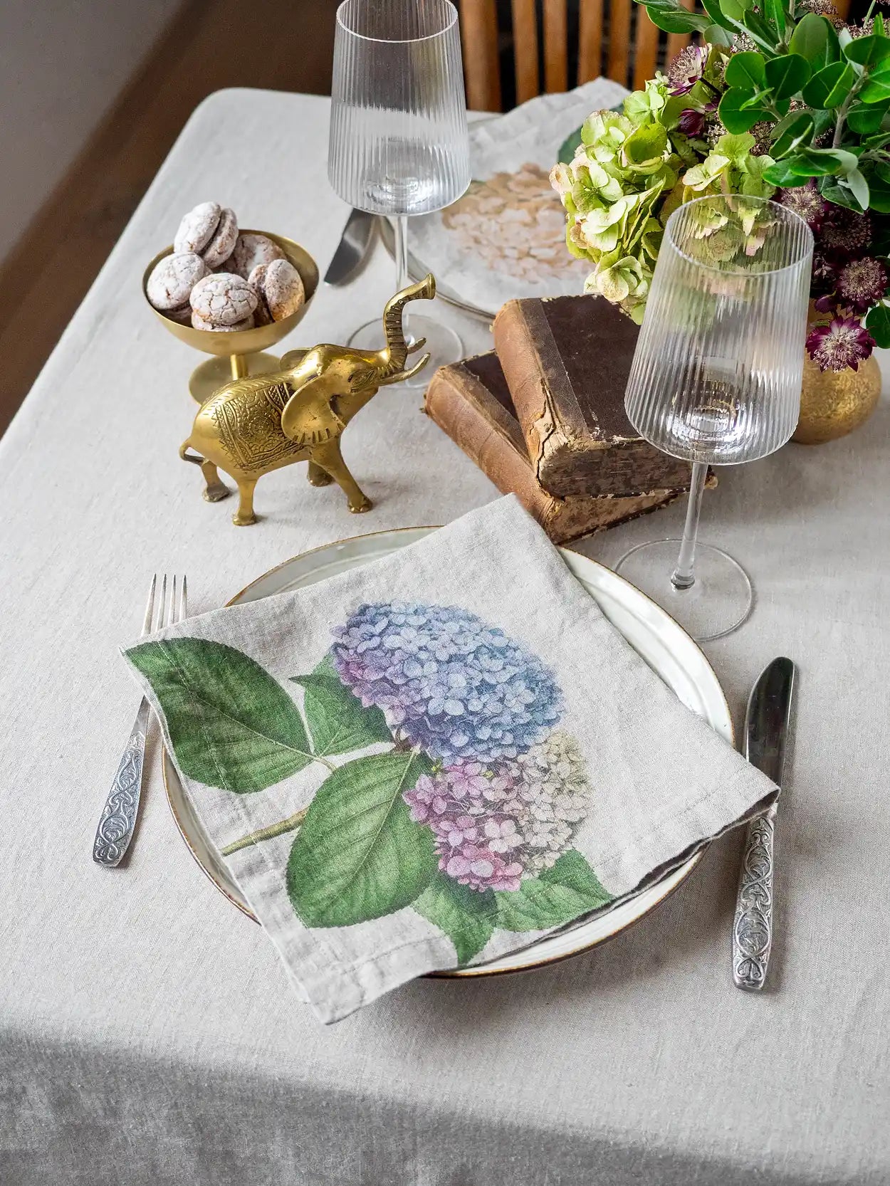 European Linen 'Hydrangea' Set of 6 Linen Napkins - Natural