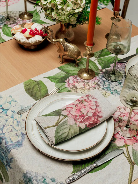 European Linen 'Hydrangea' Table Runner - Natural