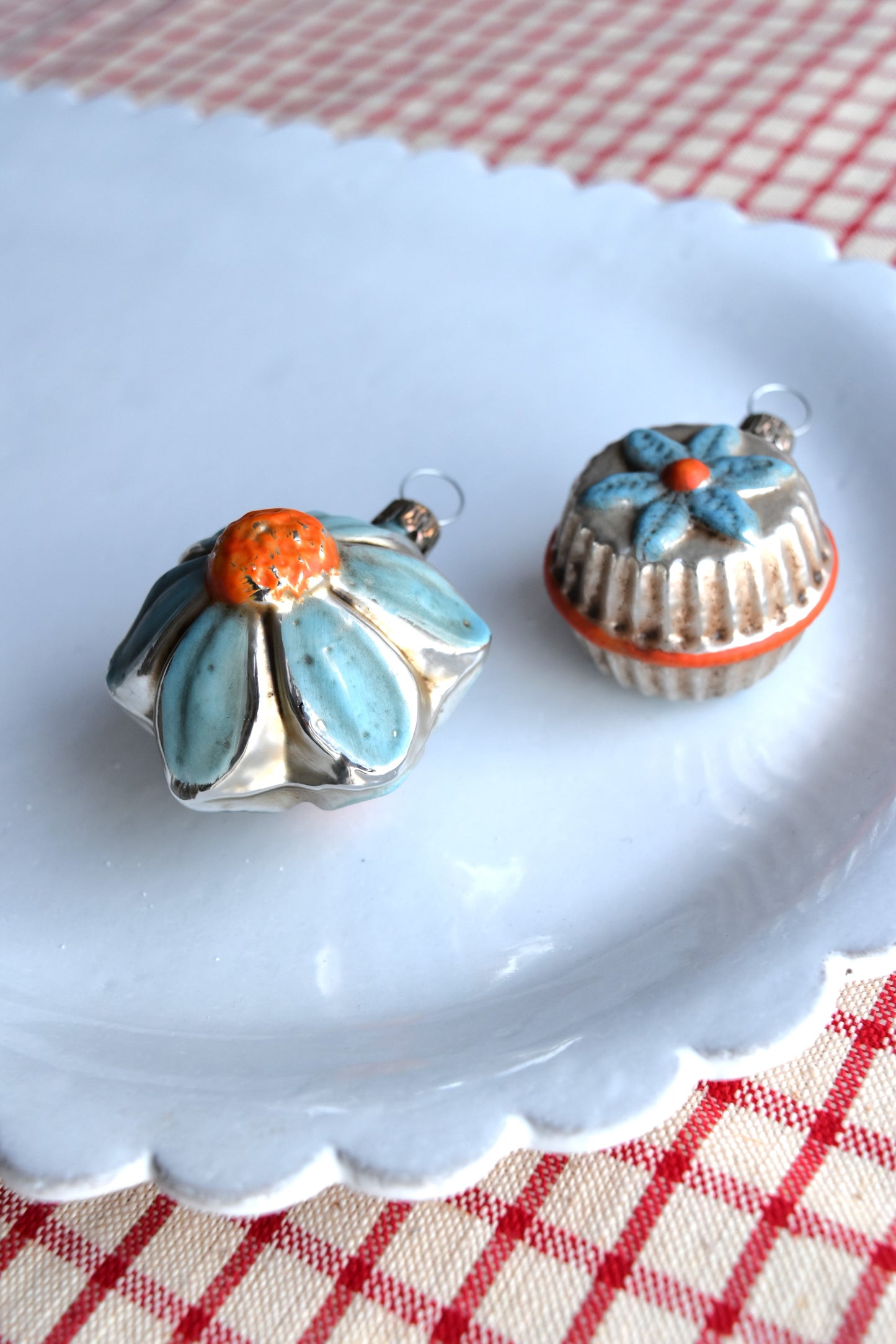 Blue & Orange Flowers - Nostalgic German Christmas Ornaments - Set XIV