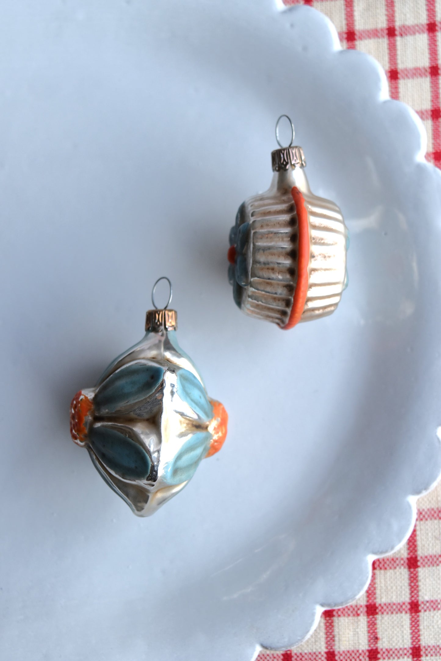 Blue & Orange Flowers - Nostalgic German Christmas Ornaments - Set XIV