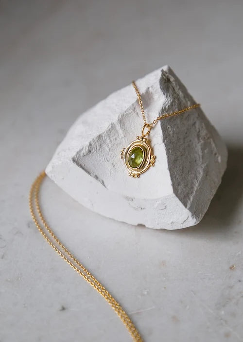 Alix d. Reynis Agathe Necklace