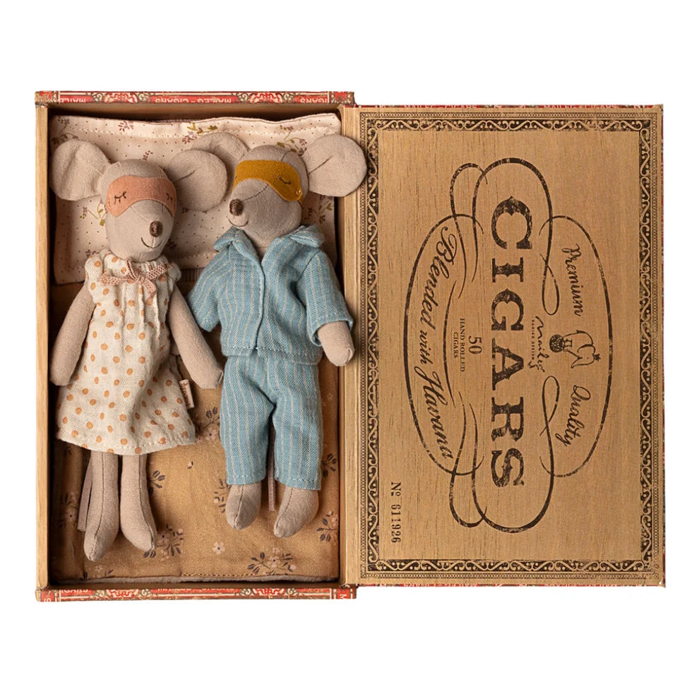 Maileg Mum & Dad Mouse in Cigar Box