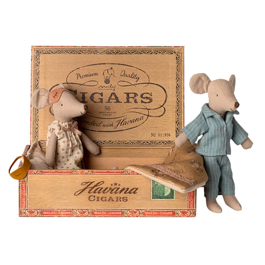 Maileg Mum & Dad Mouse in Cigar Box
