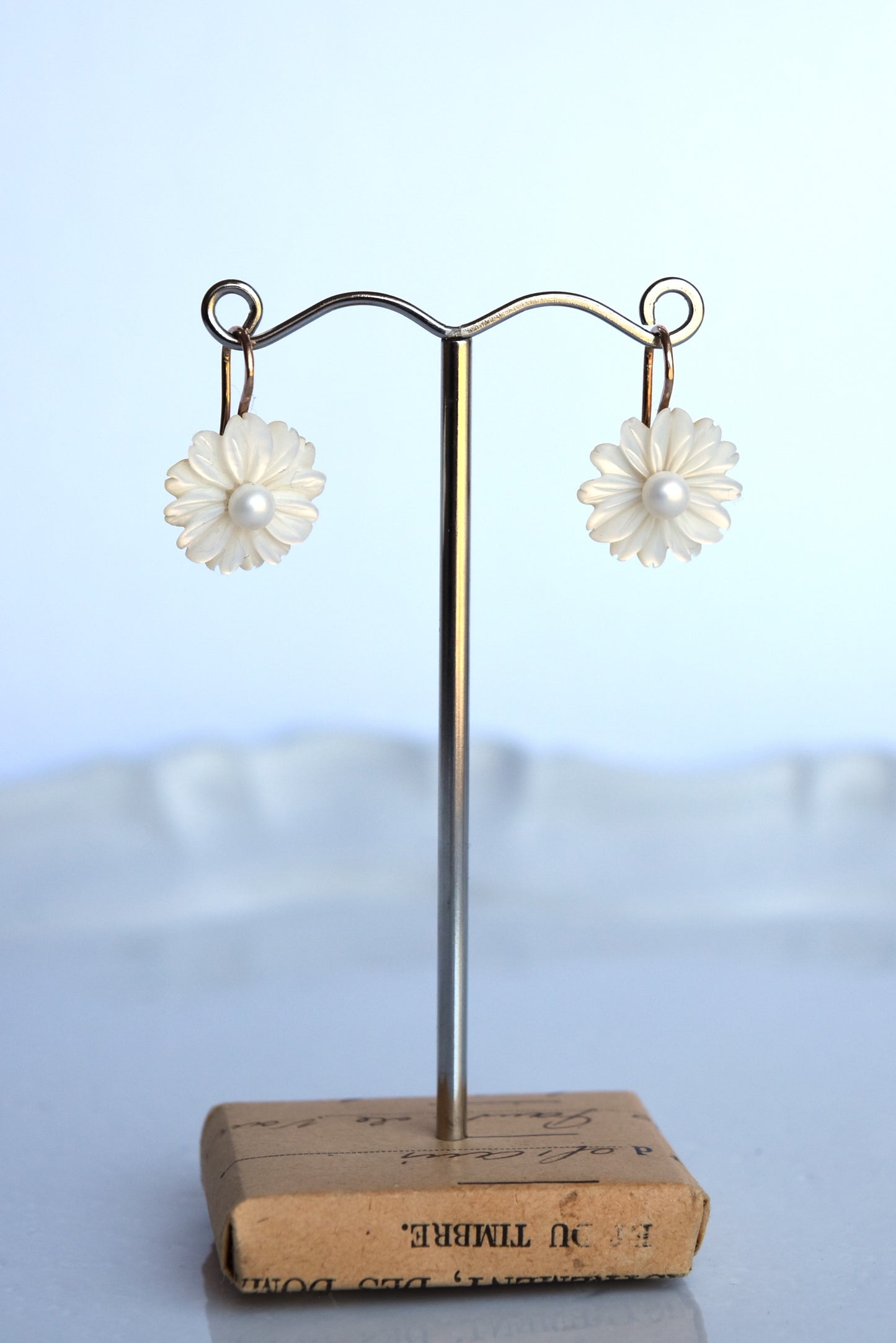 Italian Small White Mother-of-Pearl Flower Earrings