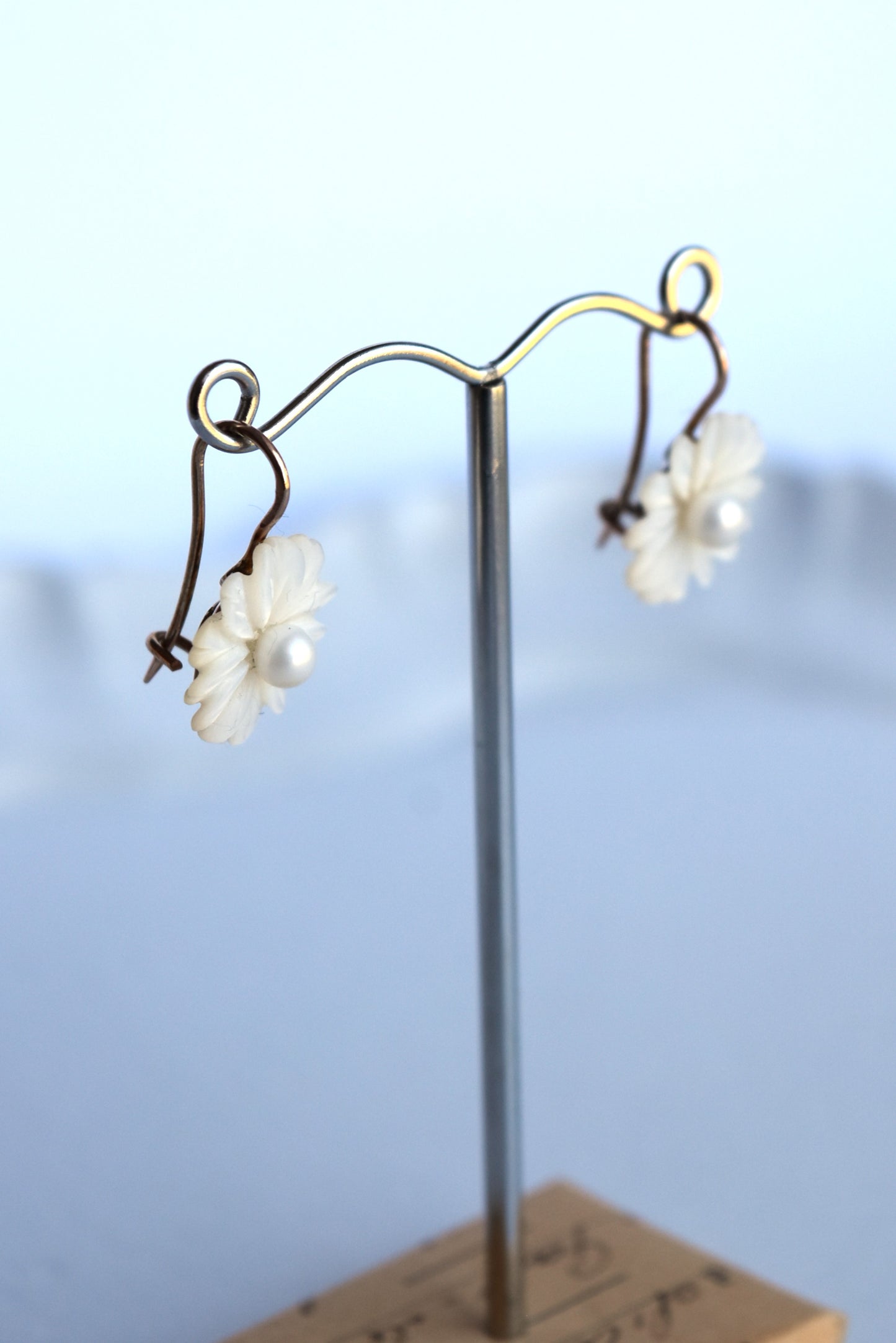 Italian Small White Mother-of-Pearl Flower Earrings