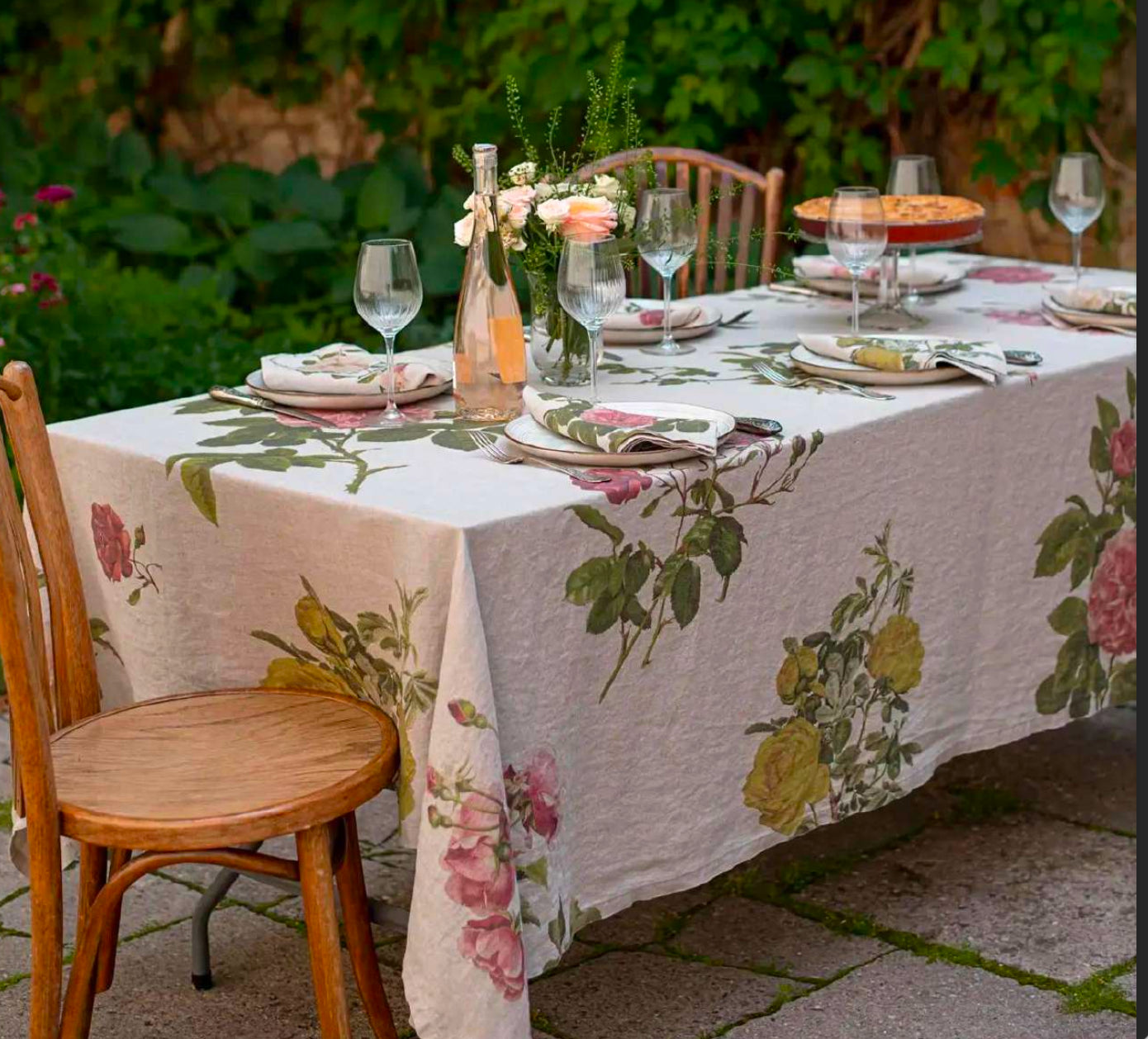 European Linen 'Roses' Tablecloth - Natural