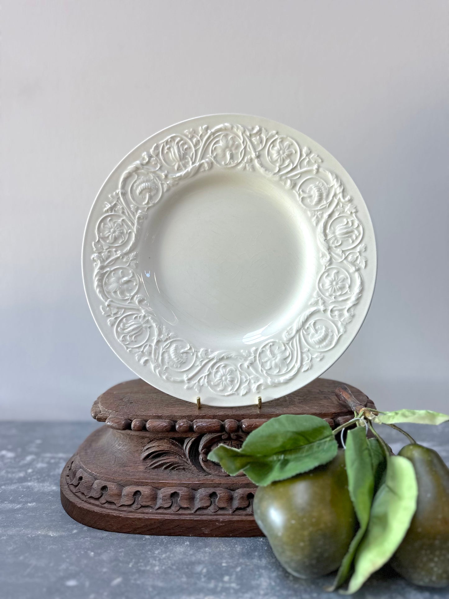 Antique English Wedgewood 'Patrician' Round Plate