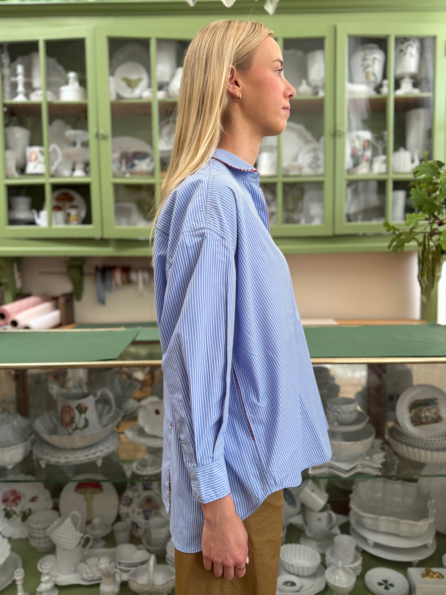 Péro Button Up Blue/White Stripe Shirt With Red Stitching