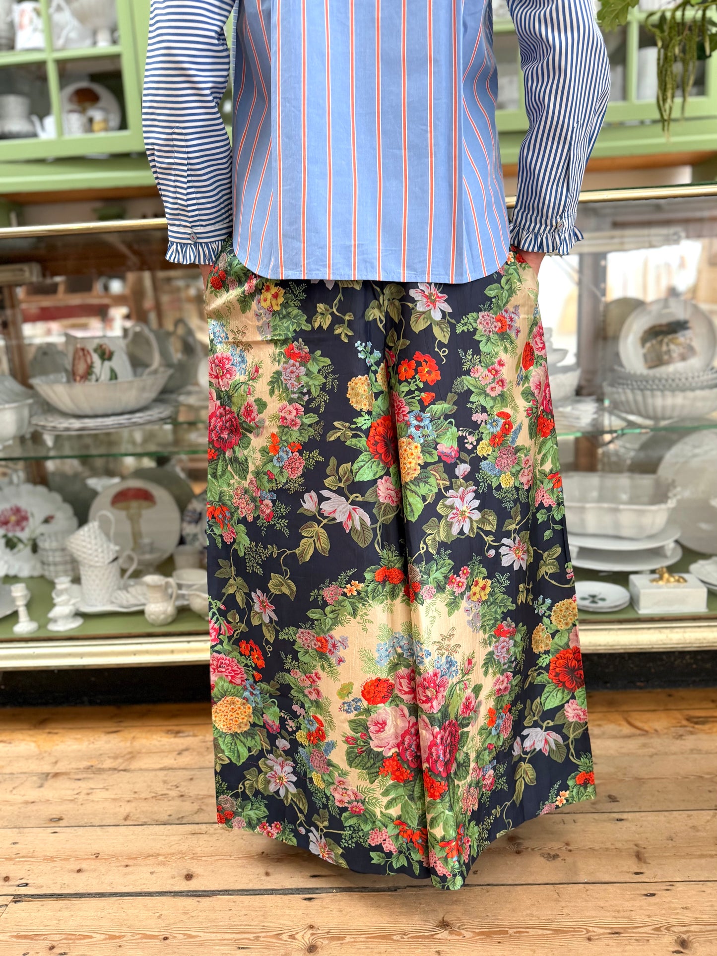 Péro Navy Floral Silk Pants