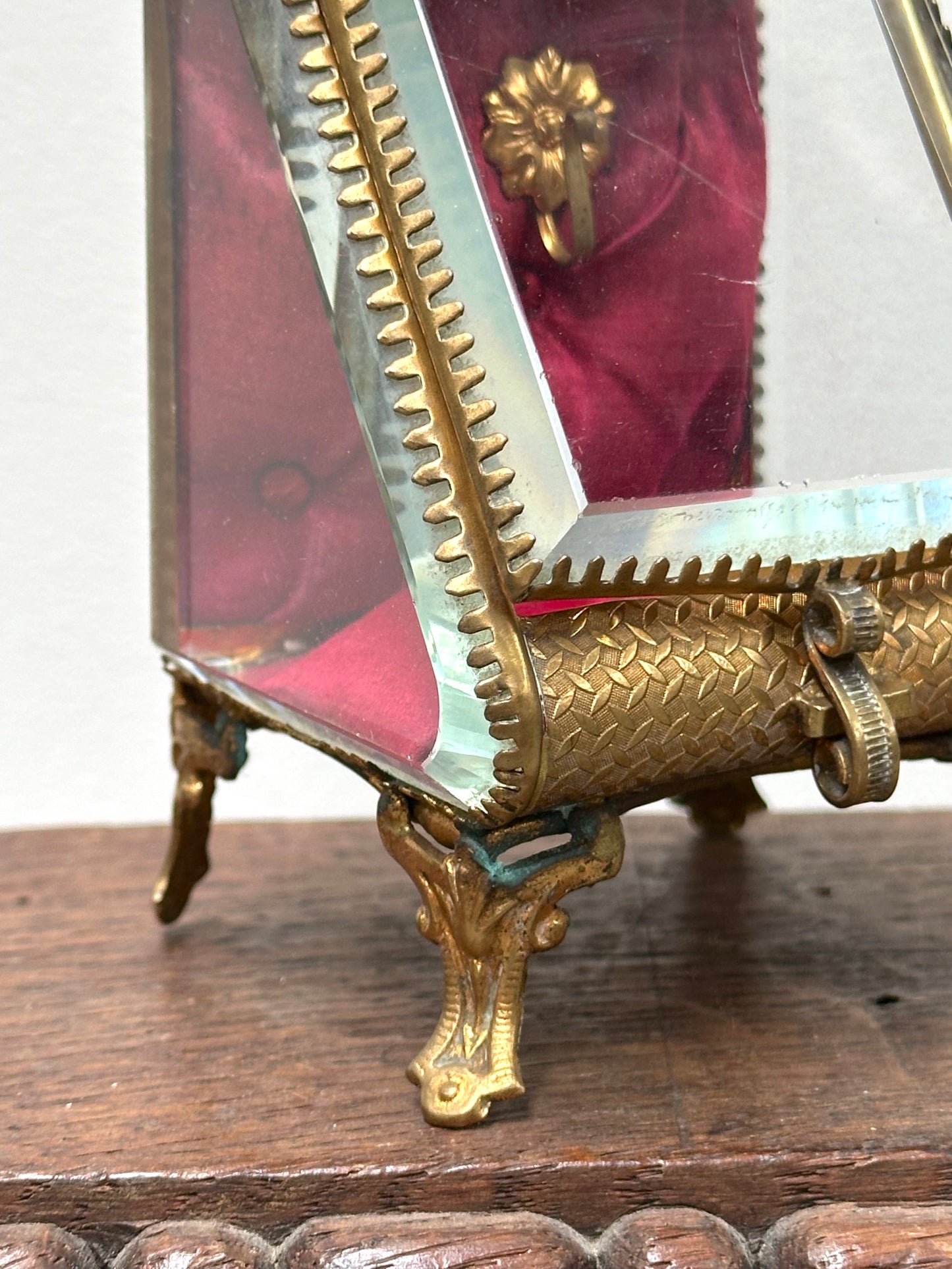 Antique French 'Boîte à Bijoux' Glass Jewellery Box - Triangle - Red
