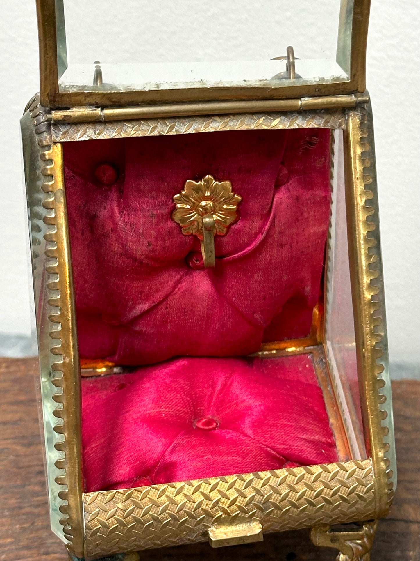 Antique French 'Boîte à Bijoux' Glass Jewellery Box - Triangle - Red