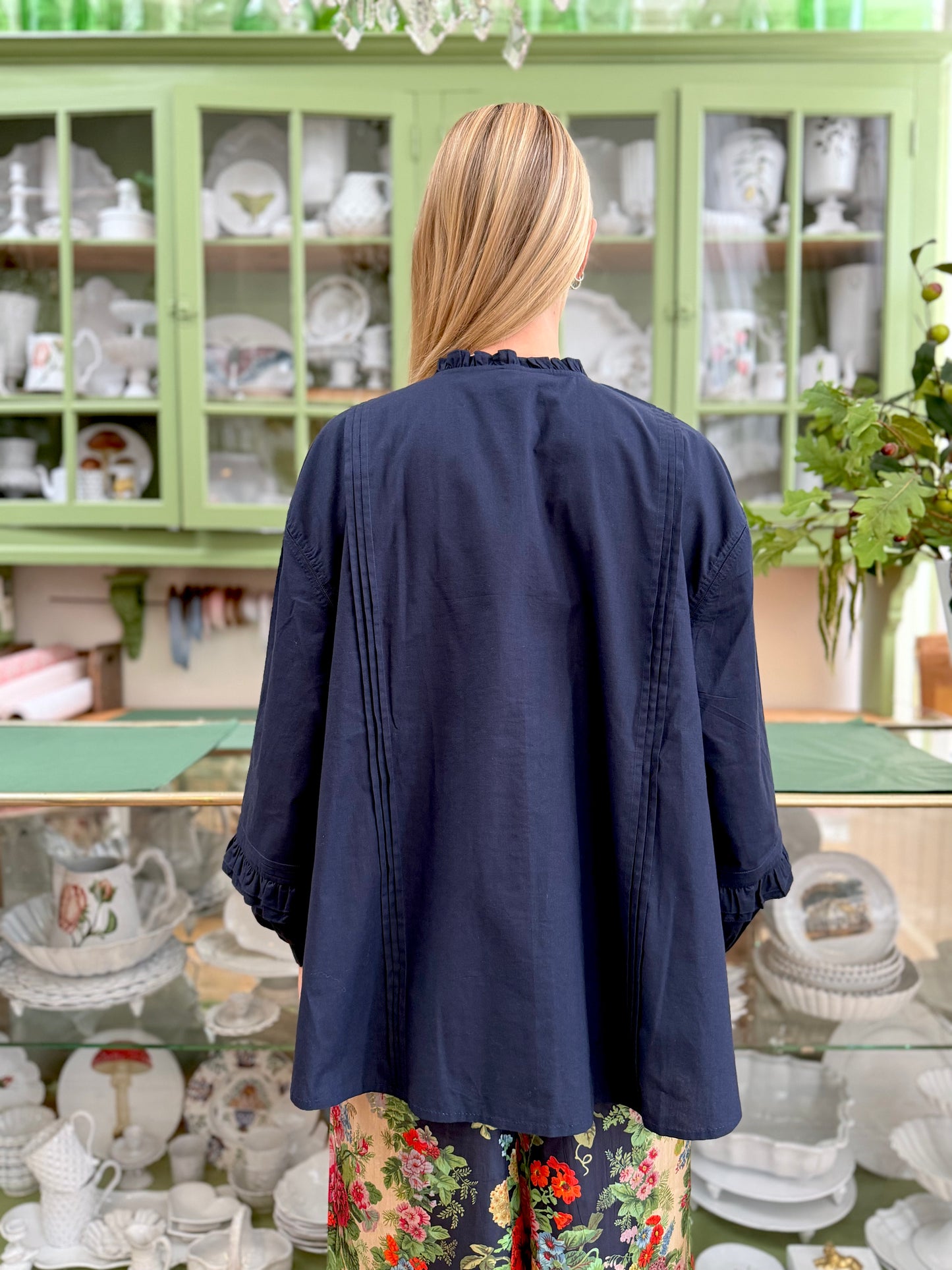 Péro Navy Shirt With Front Ruffle Detail