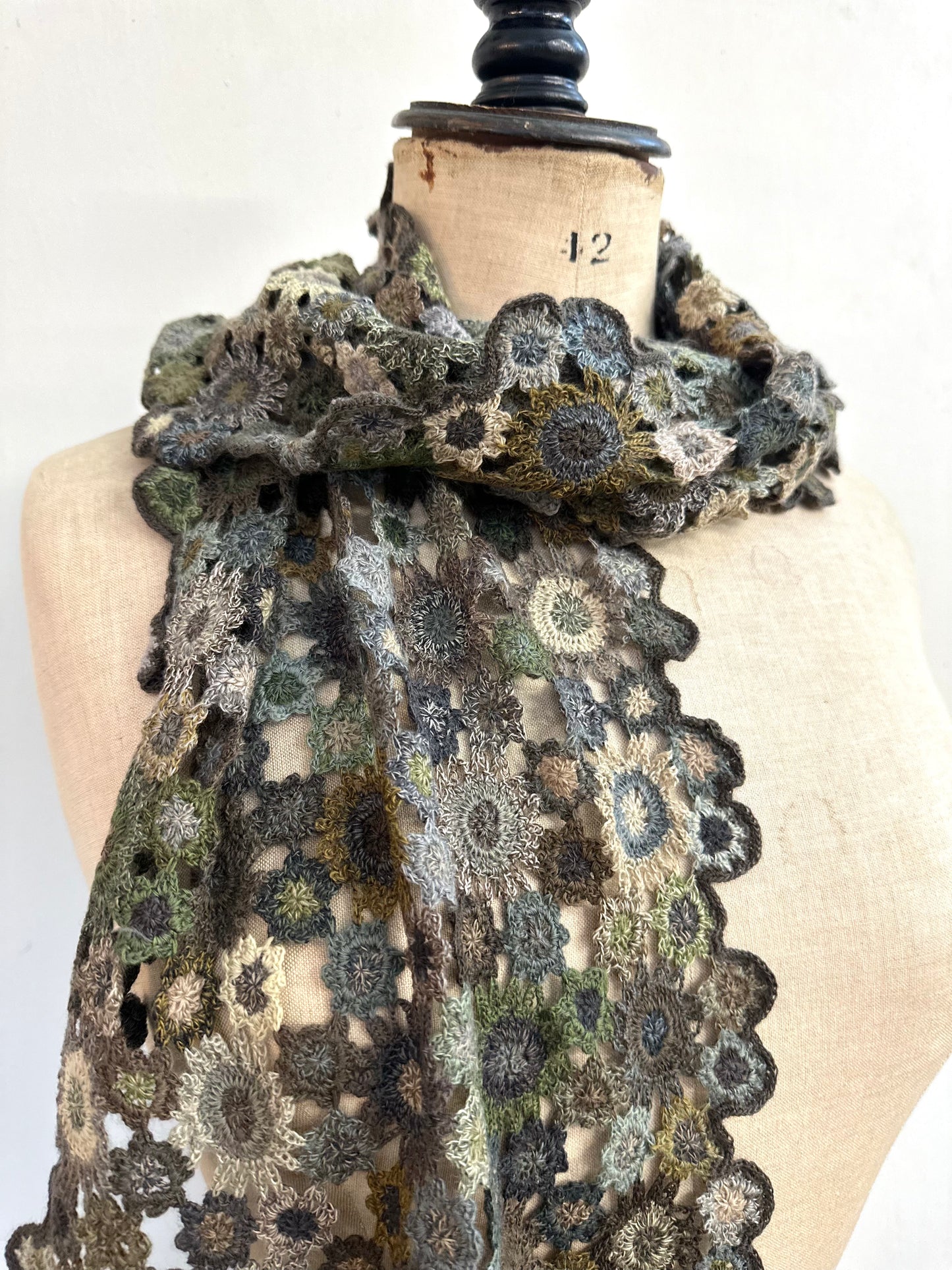 Sophie Digard Winter Fleurs Etoilees Crochet Scarf