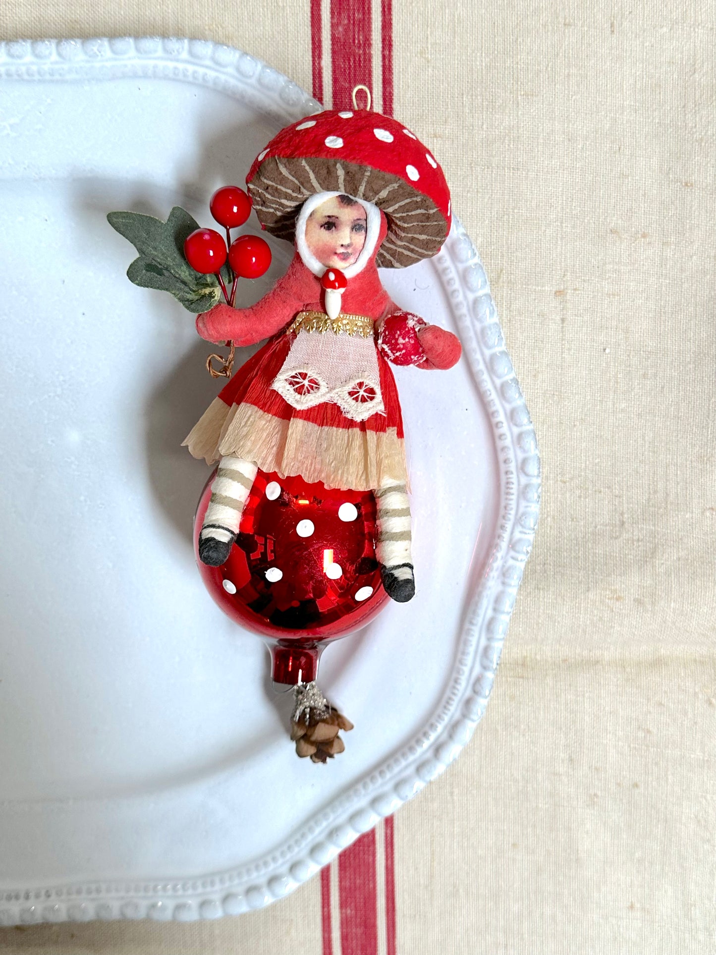 Vintage by Crystal Handspun Cotton Children Sitting On Baubles