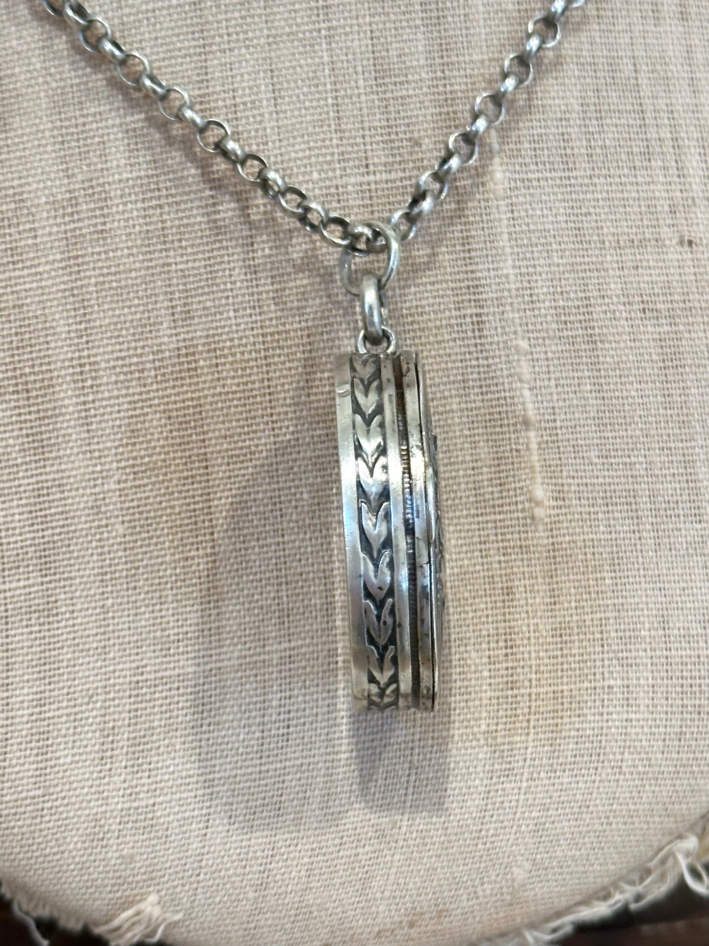 Antique French Necklace With Oval 'Poudrier' Locket