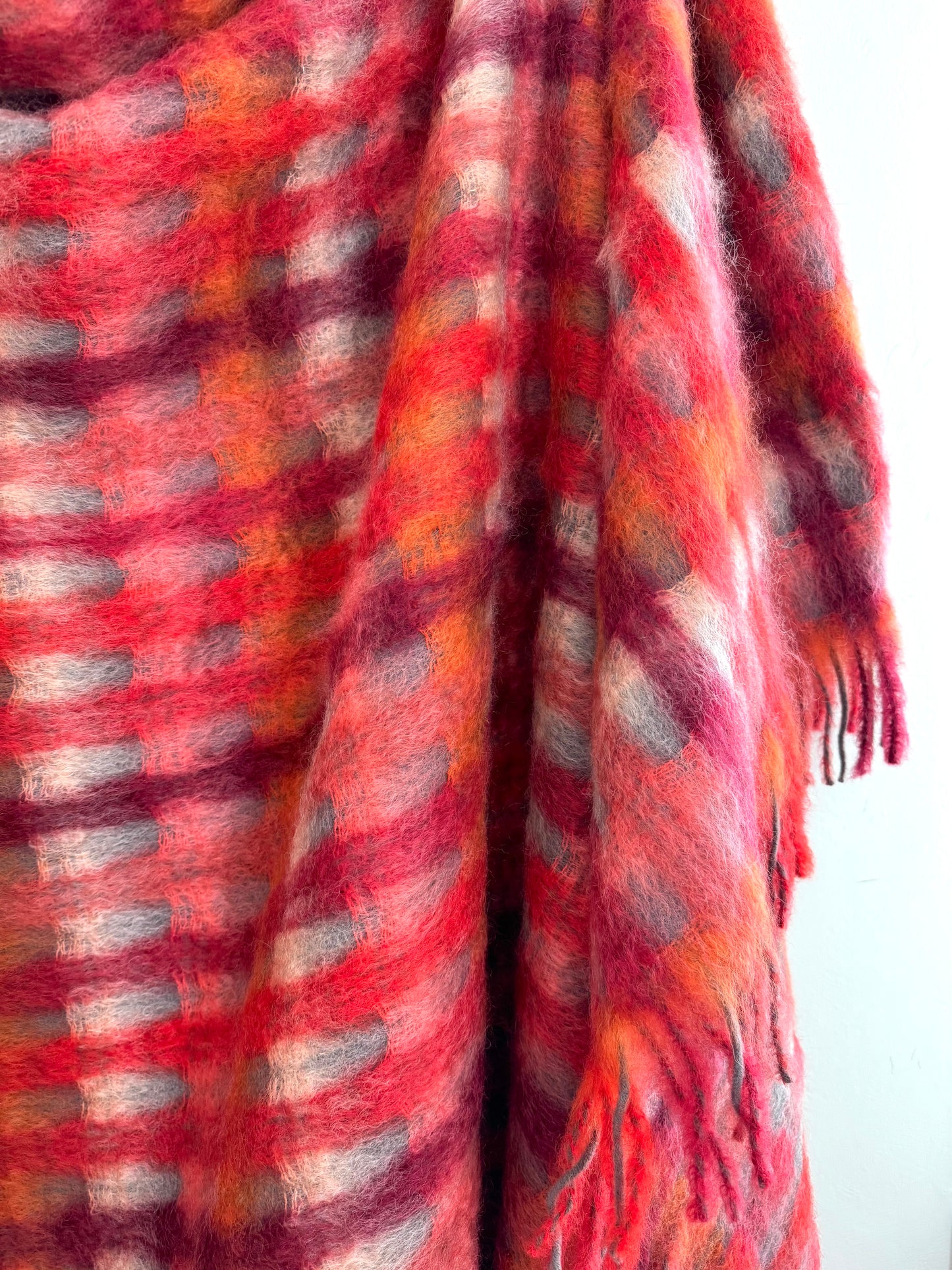 Mantas Ezcaray Red/Pink Mohair Blanket