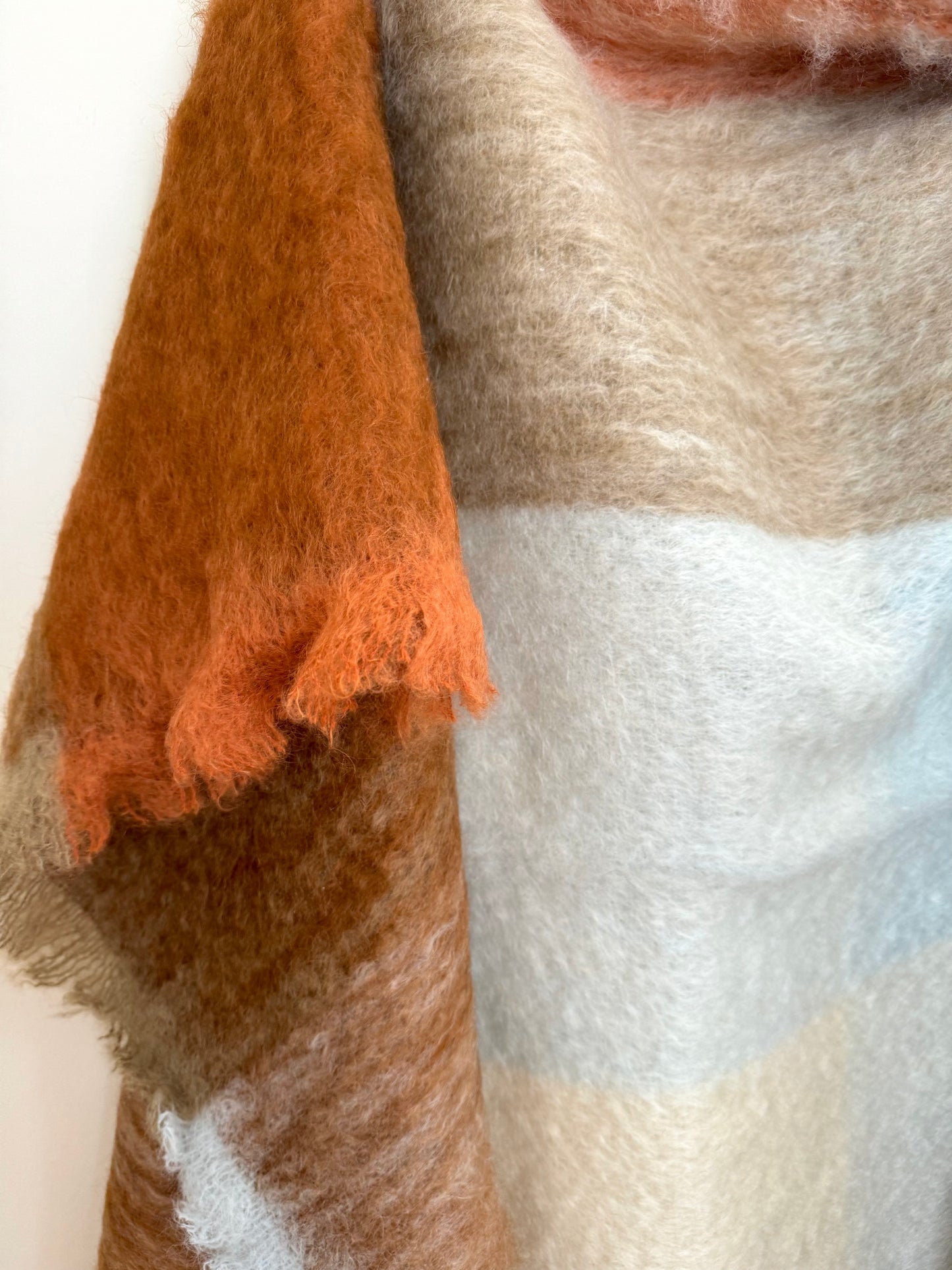 Mantas Ezcaray Sand/Rust Mohair Blanket