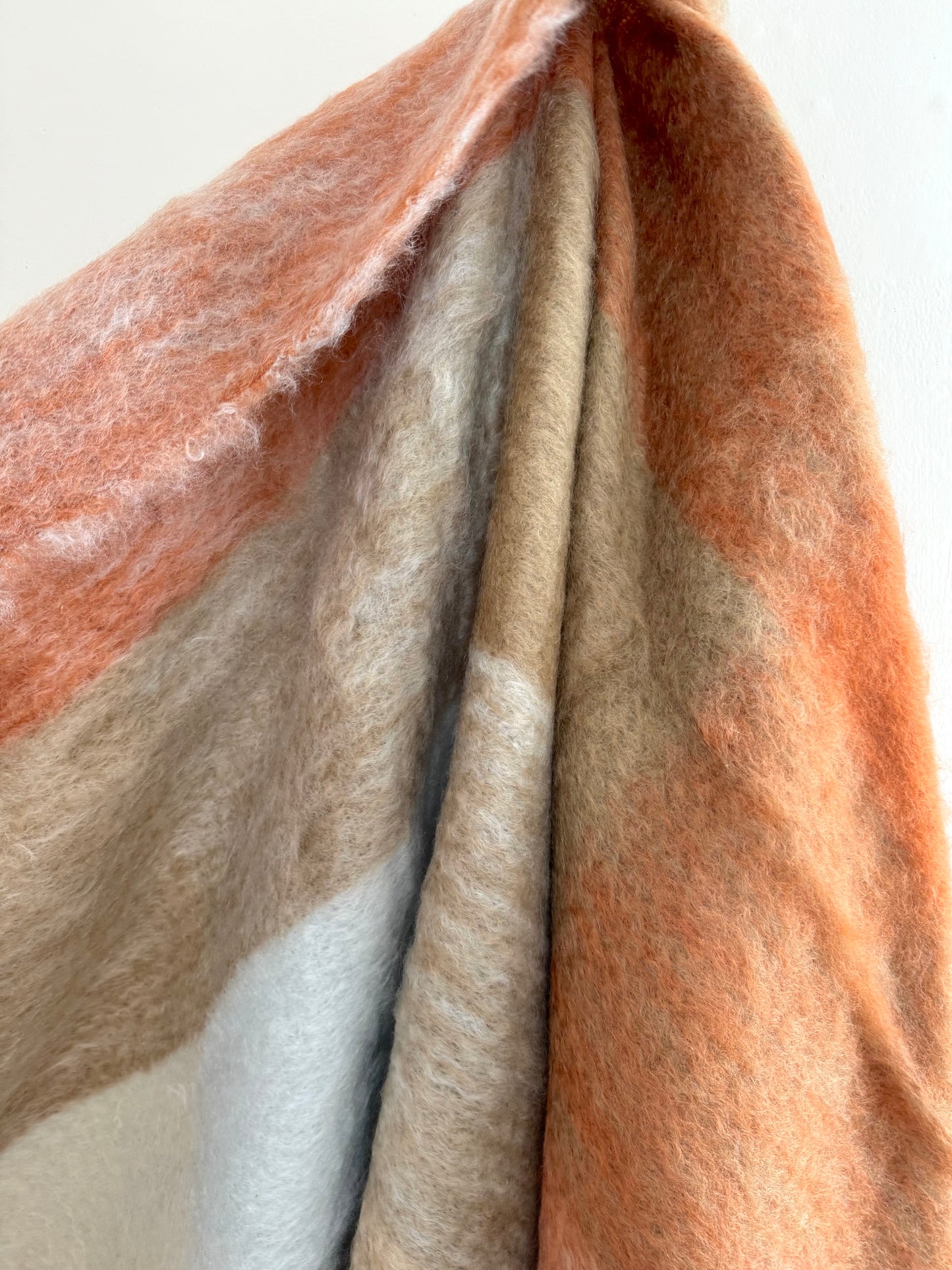 Mantas Ezcaray Sand/Rust Mohair Blanket