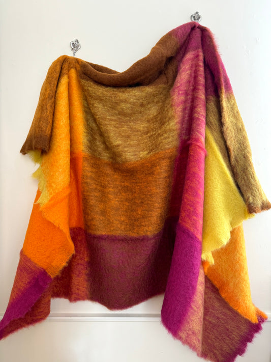 Mantas Ezcaray Pink/Orange Mohair Blanket