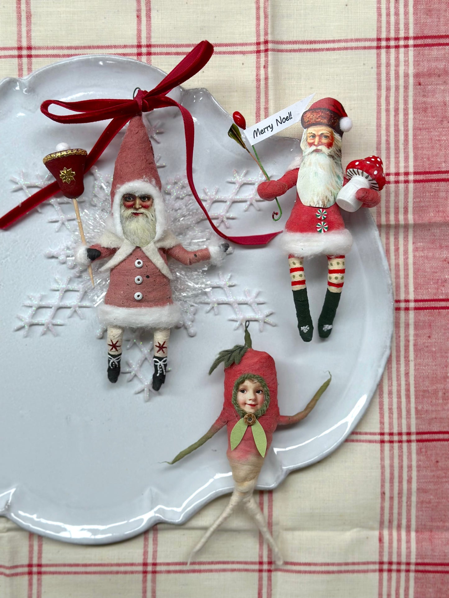 Vintage by Crystal Handspun Cotton Nostalgic Hanging Santas & Radish