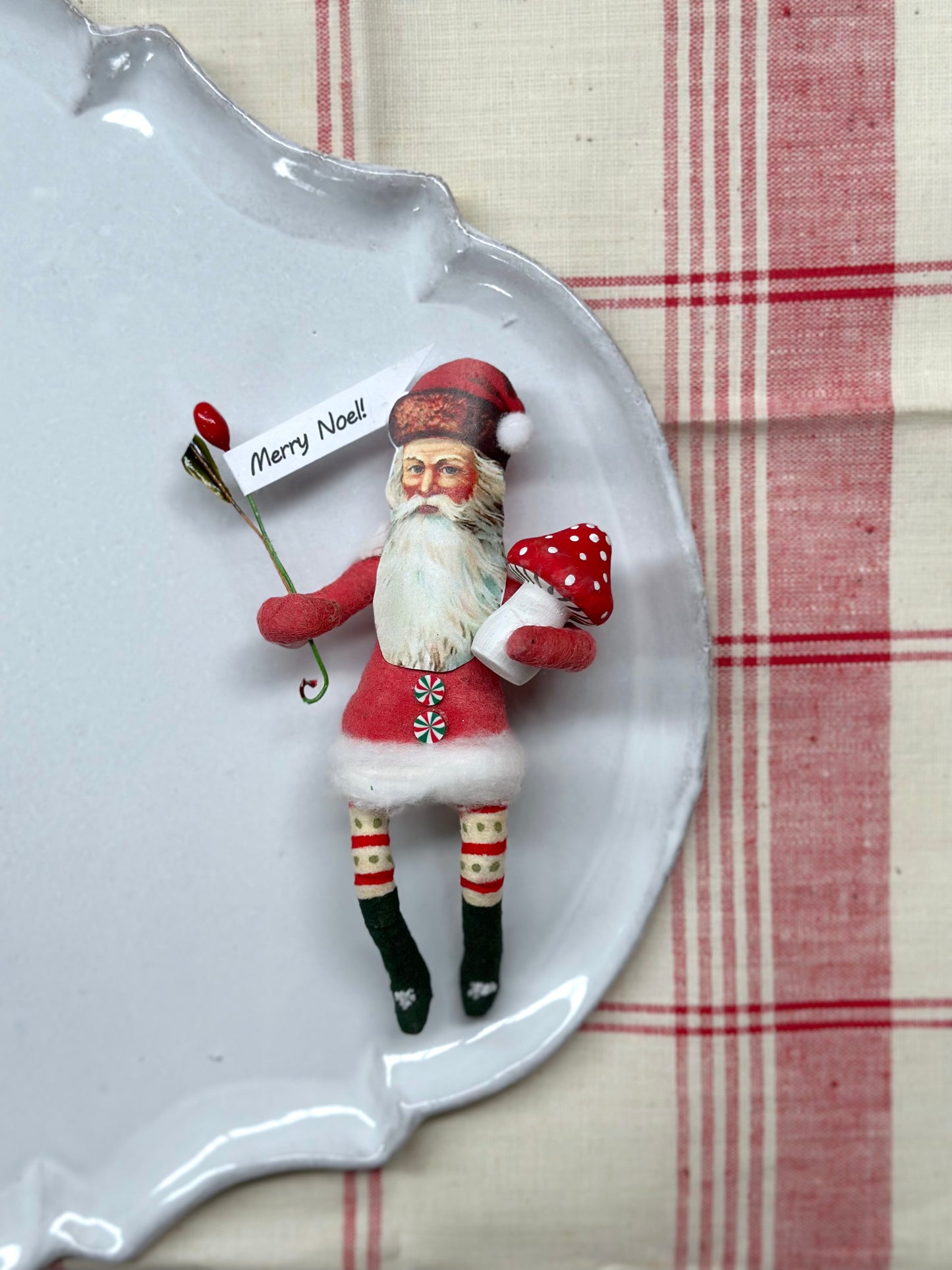 Vintage by Crystal Handspun Cotton Nostalgic Hanging Santas & Radish