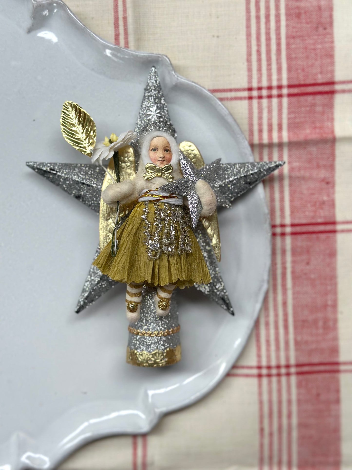 Vintage by Crystal Handspun Cotton Cream & Gold Hanging Ornaments
